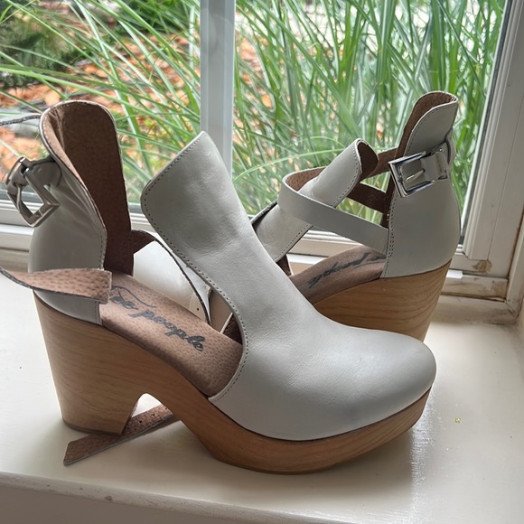 Free People Shoes - Free People NIB Cedar Bone Off White Leather Bohemian Wood Clogs